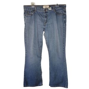 Levi's Signature bootcut low-rise jeans Size 15 juniors short